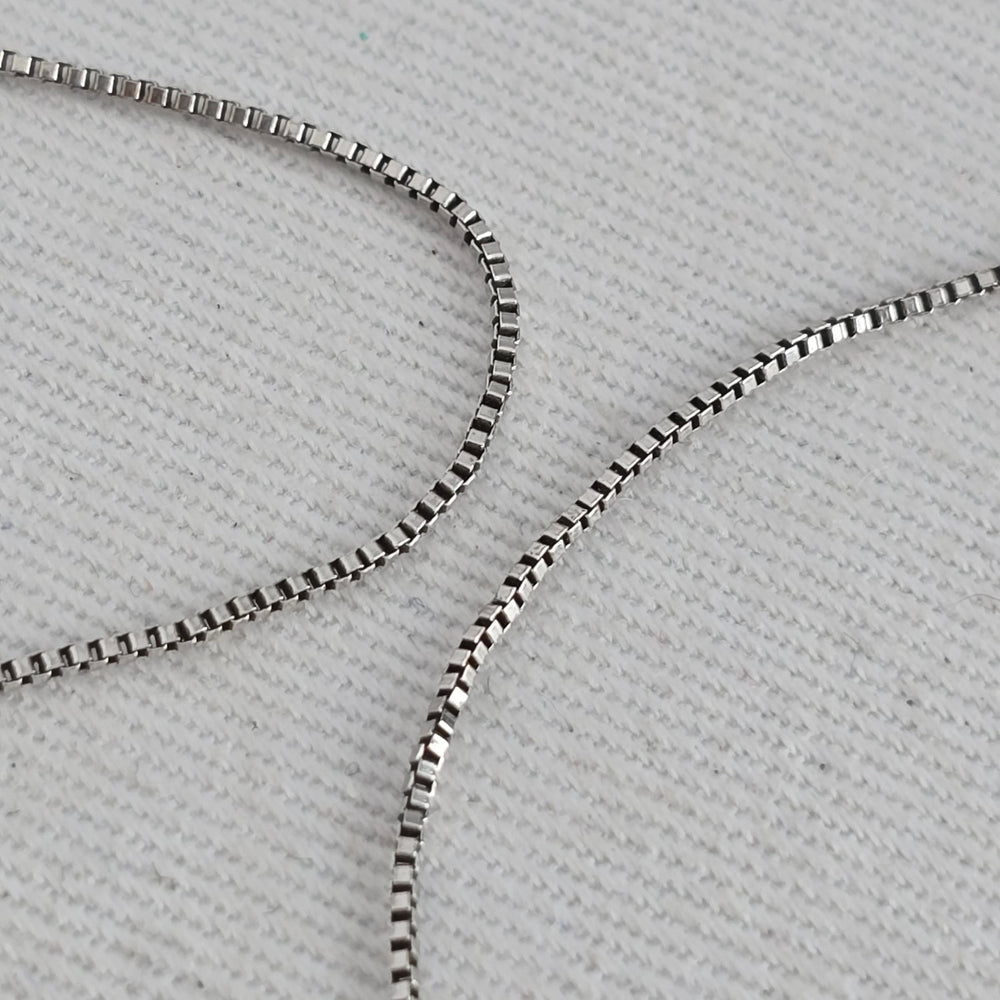 Vintage 925 Sterling Silver Clear Stone Teardrop Pendant Necklace