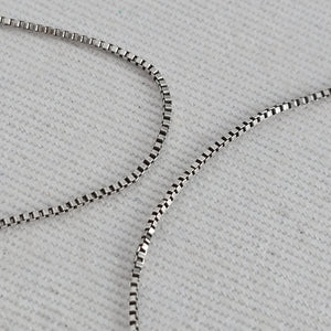 Vintage 925 Sterling Silver Clear Stone Teardrop Pendant Necklace
