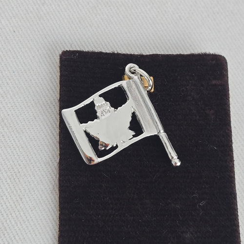Vintage Sterling Silver Canada Maple Leaf Flag Pendant Bracelet Charm