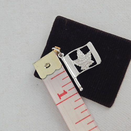 Vintage Sterling Silver Canada Maple Leaf Flag Pendant Bracelet Charm