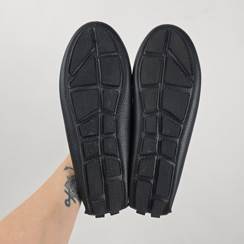 Anne Klein iFlex Black Chain Loafers - Size 10