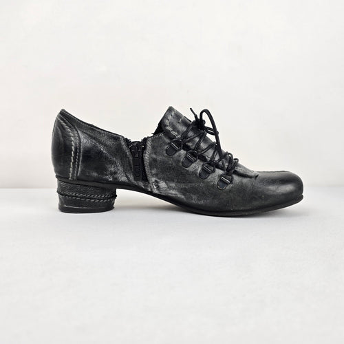 Too by Virus Black Distressed Leather Lace-Up Booties - Size 8