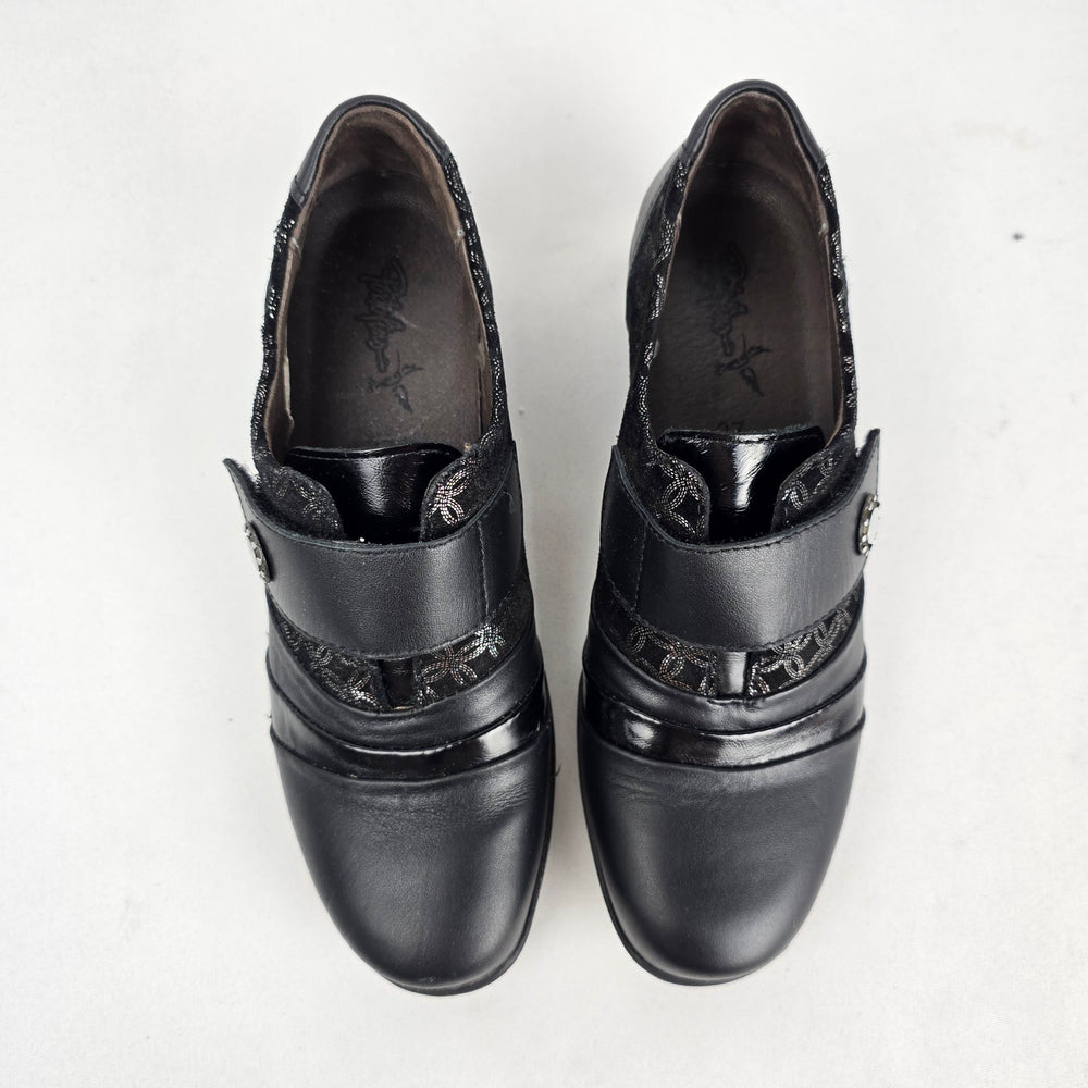 Portofino Black Leather Comfort Shoes - Size 6.5