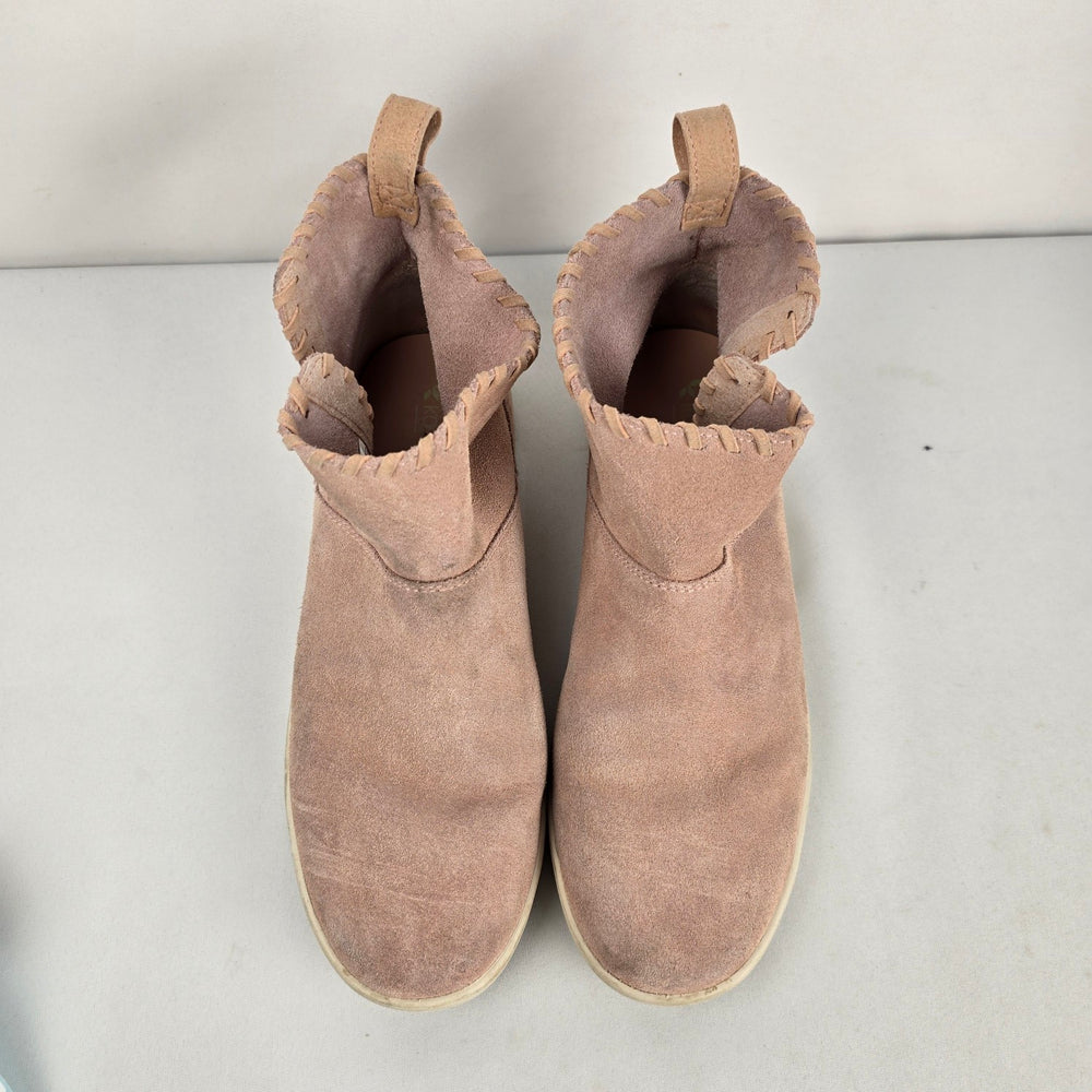 Koolaburra by UGG Soft Pink Suede Ankle Boots - Size 11
