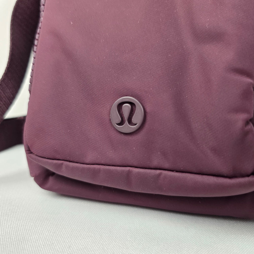 Lululemon Water Bottle Crossbody with Front Pocket 2L Goodnight Plum – NWT