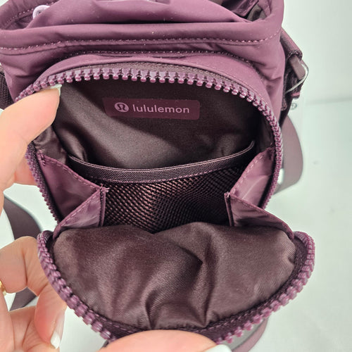 Lululemon Water Bottle Crossbody with Front Pocket 2L Goodnight Plum – NWT
