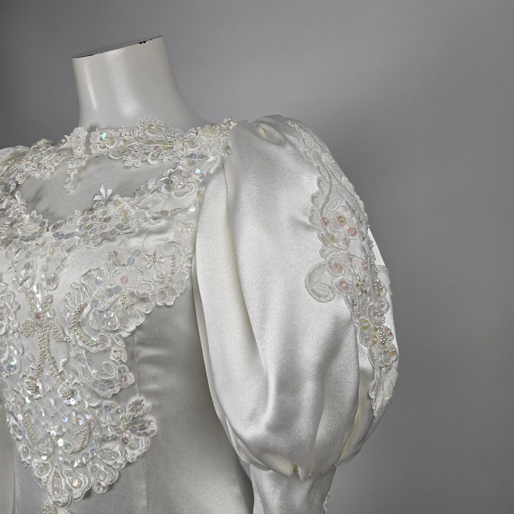 Vintage 80s Ivory Satin Wedding Gown with Lace Train and Back Bow - Size XS-S
