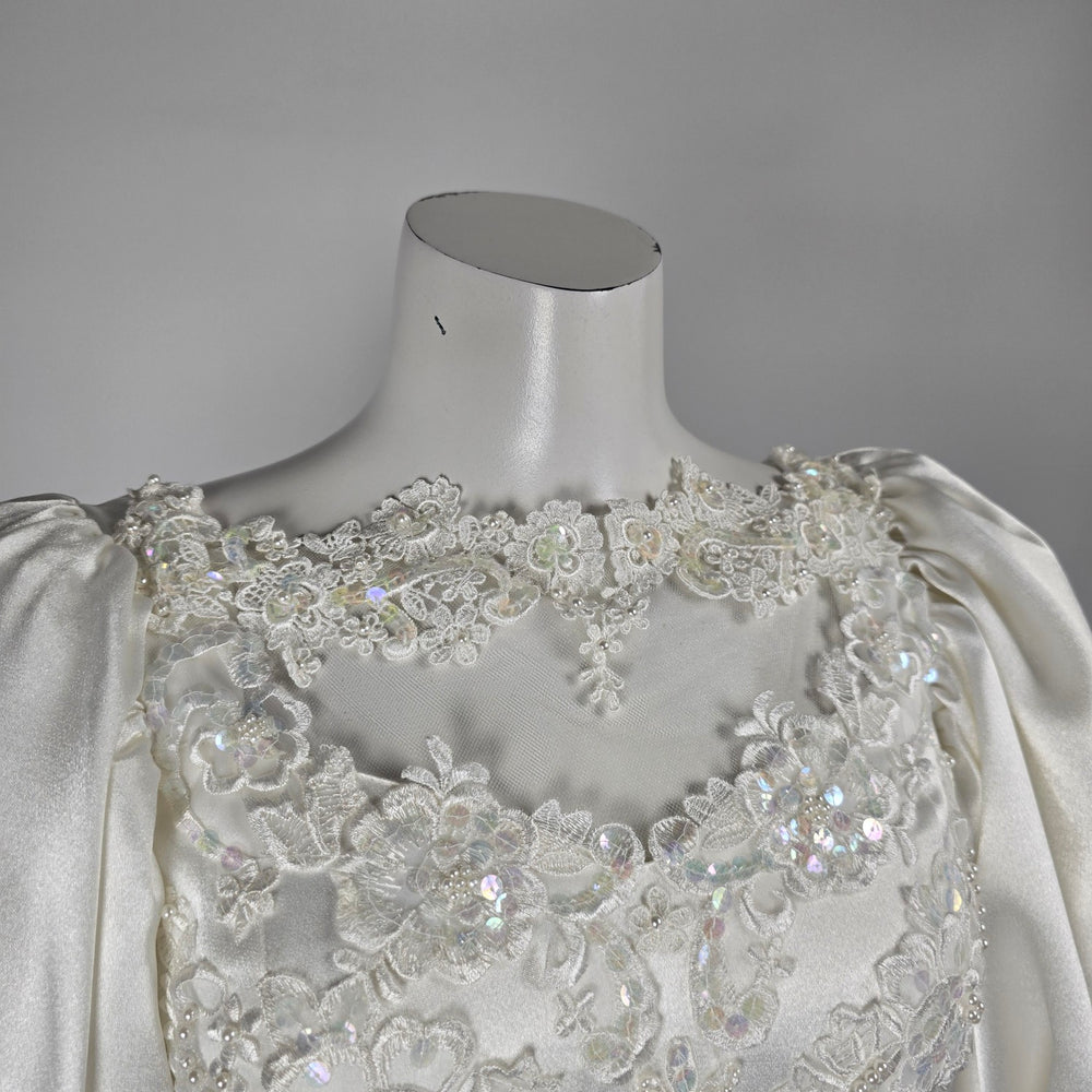 Vintage 80s Ivory Satin Wedding Gown with Lace Train and Back Bow - Size XS-S