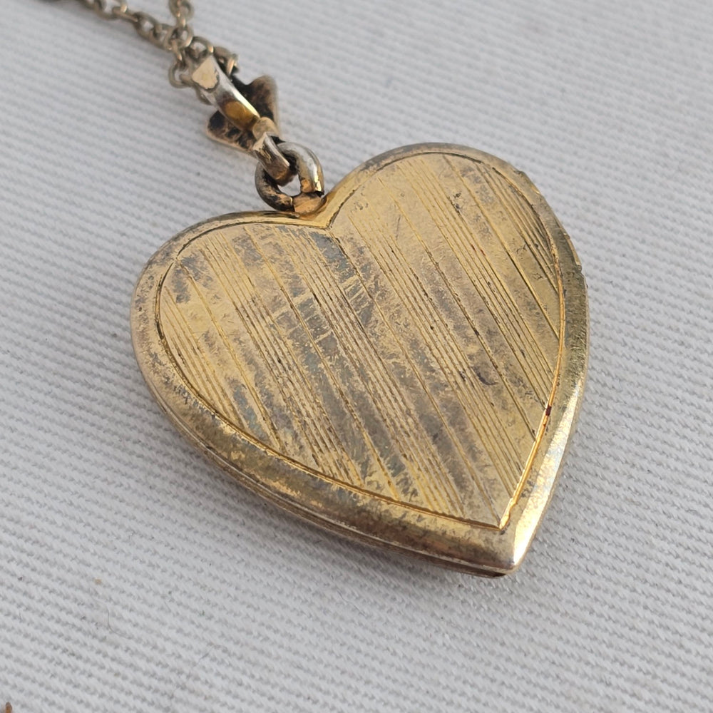 Vintage Gold-Tone Engraved Heart Locket Pendant Necklace with Floral Detail