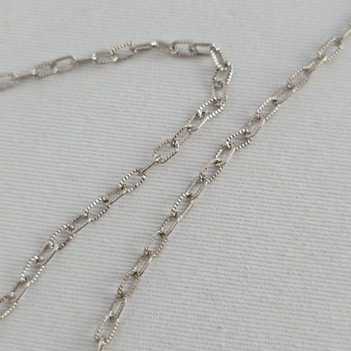 Vintage Silver-Tone Crucifix Cross Pendant Necklace with Textured Chain
