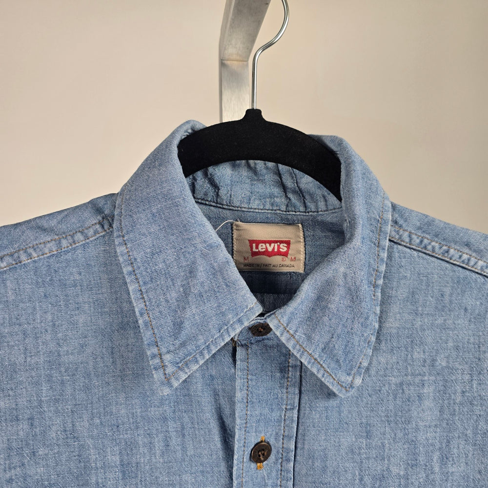 Vintage 1980s Levi's Orange Tab Chambray Shirt - Made in Canada - Size Medium