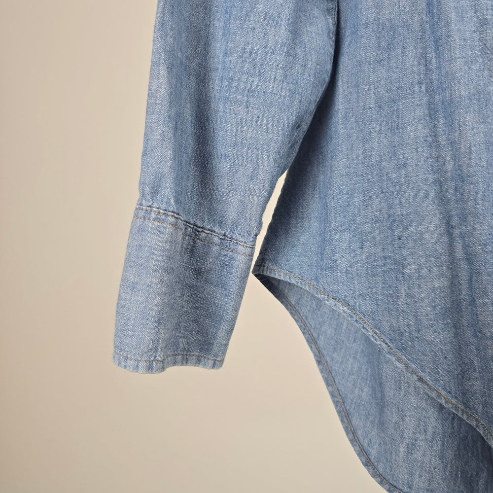 Vintage 1980s Levi's Orange Tab Chambray Shirt - Made in Canada - Size Medium