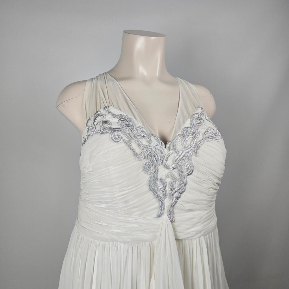IZIDRESS Ivory White Chiffon Formal Wedding Gown Silver Embroidery Train - Size1X-2X NWT