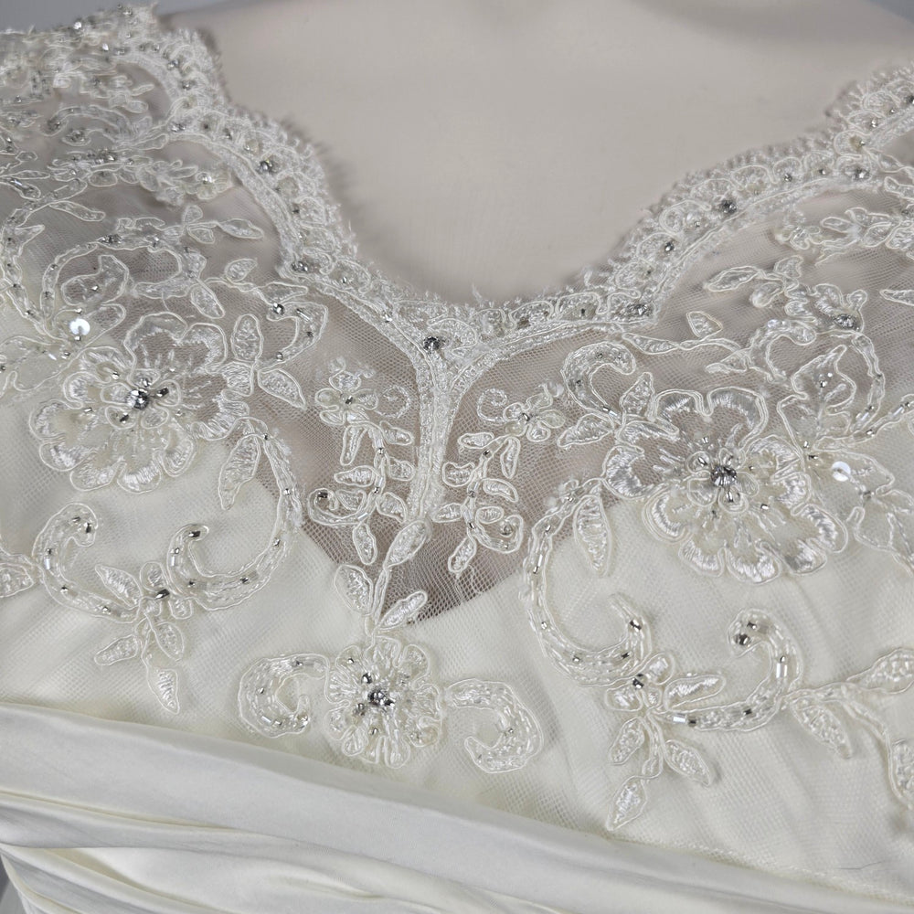 Jasmine Ivory Wedding Dress Bridal Gown Lace Beaded Corset Back Train - Size 16