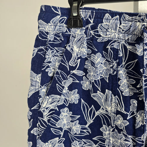 St. John’s Bay Navy Blue White Floral Linen Blend Shorts Size S