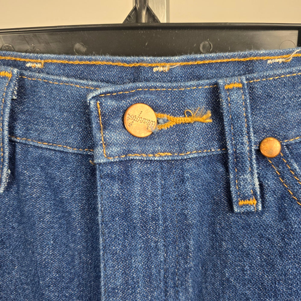 Vintage Wrangler Cowboy Cut High Rise Distressed Denim Cutoff Shorts – Size 7