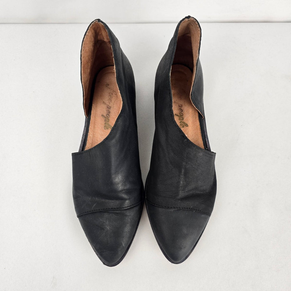 Free People Black Leather Pointed Toe Cutout Booties Flats - Size 6