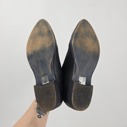 Free People Black Leather Pointed Toe Cutout Booties Flats - Size 6