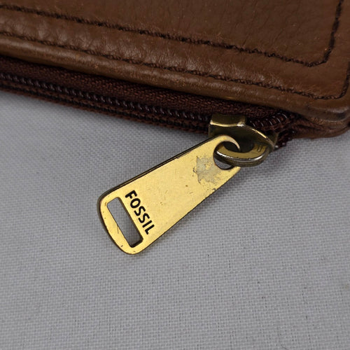 Fossil Brown Pebbled Leather Bifold Wallet with Zip Pocket