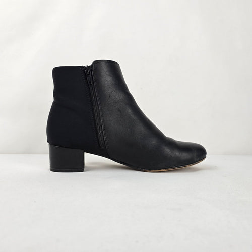 Clarks Black Leather Ankle Boots - Size 7