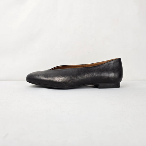 Miz Mooz Zaire Black Leather Flats - Size 8