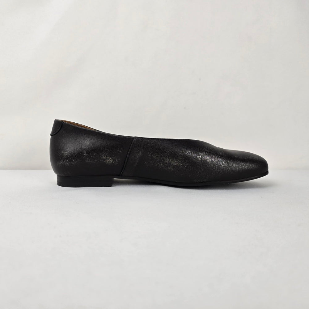 Miz Mooz Zaire Black Leather Flats - Size 8