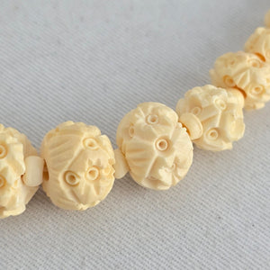 Vintage Carved Ox Bone Graduated Bead Necklace Cream White Statement