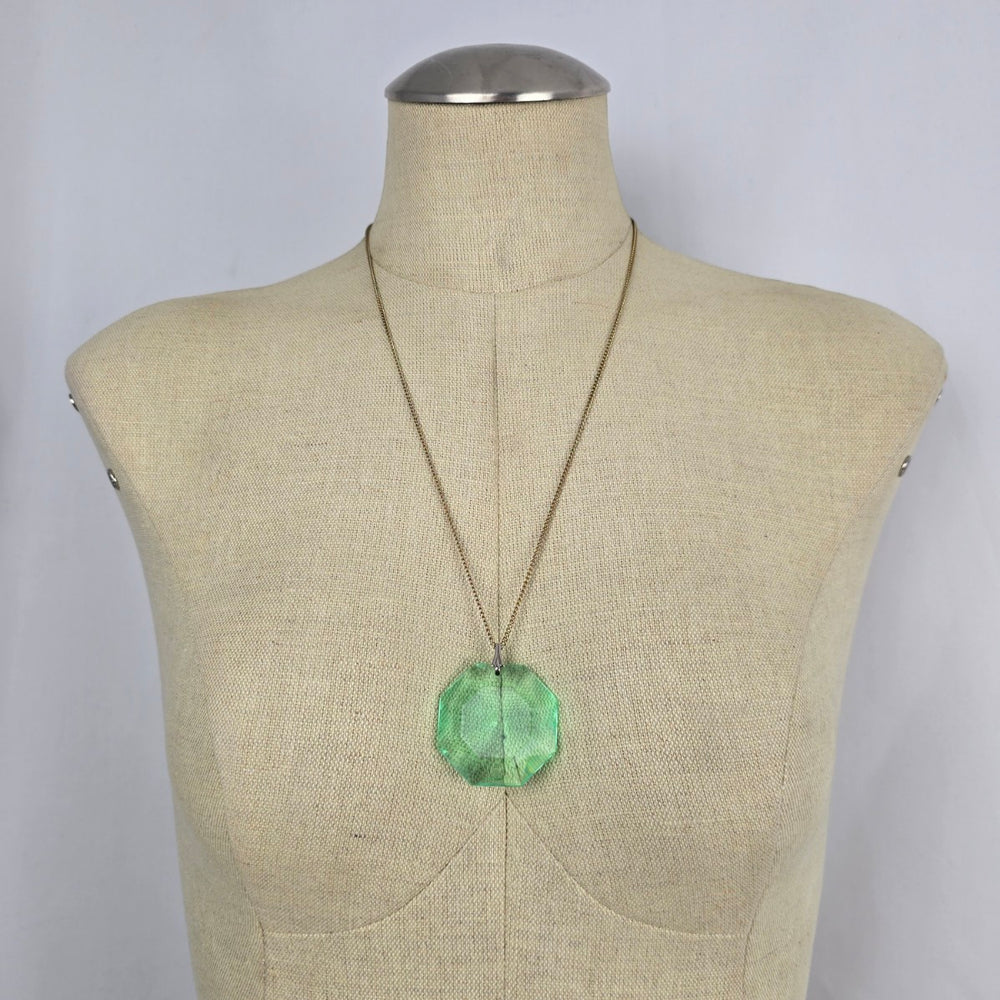 Vintage Mint Green Faceted Glass Pendant Necklace