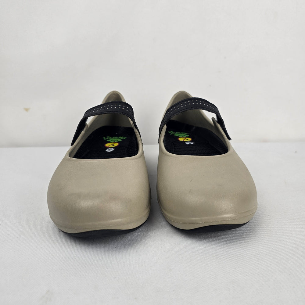DAWGS Mary Jane Comfort Shoes Beige Taupe Black Strap Size 9