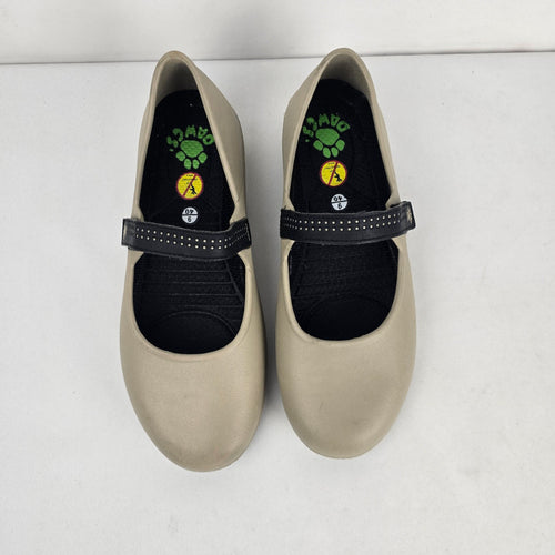 DAWGS Mary Jane Comfort Shoes Beige Taupe Black Strap Size 9