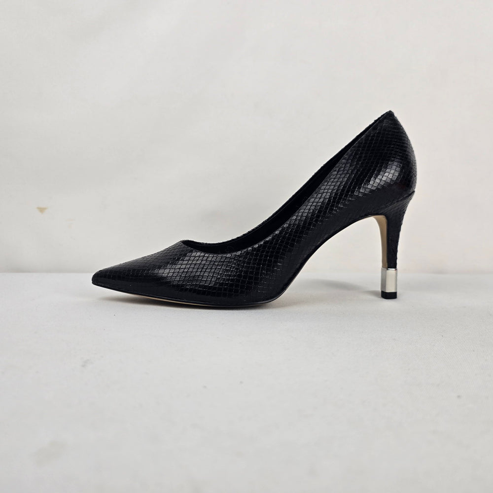 GUESS Black Snake Embossed Pointed Toe Pumps Heels Size 8.5