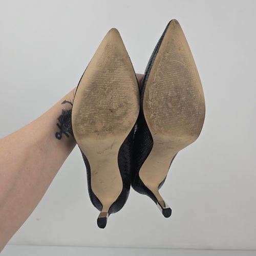 GUESS Black Snake Embossed Pointed Toe Pumps Heels Size 8.5