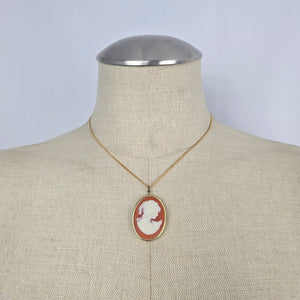 Vintage Gold Tone Cameo Pendant Necklace