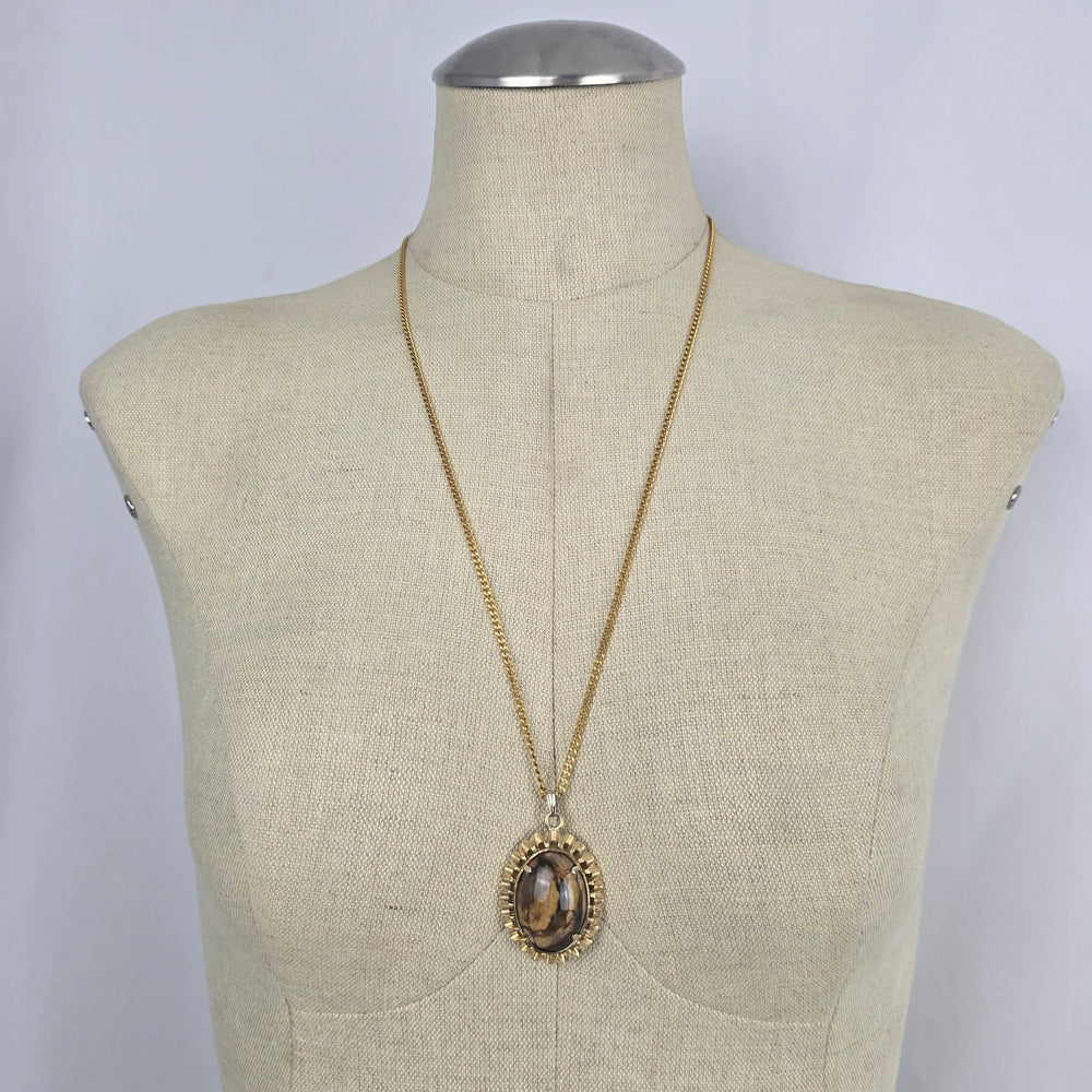 Vintage Gold Tone Brown Marbled Oval Stone Pendant Necklace