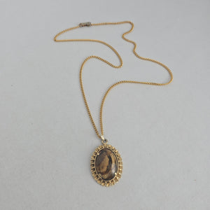 Vintage Gold Tone Brown Marbled Oval Stone Pendant Necklace