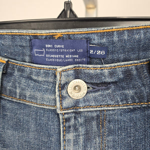 Levi’s Curve ID Demi Curve Straight Leg Jeans Medium Wash Size 2/26