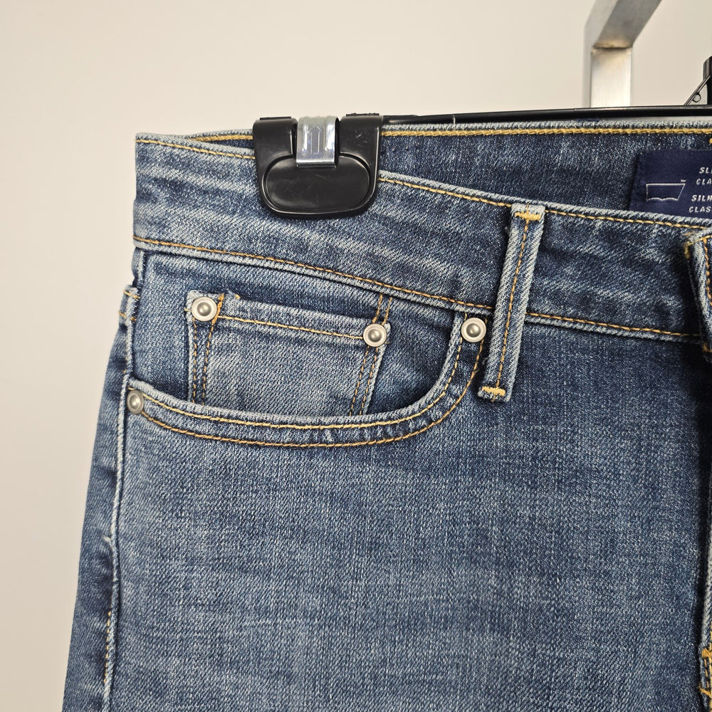 Levi’s Curve ID Slight Curve Straight Leg Jeans Medium Wash Size 27/4