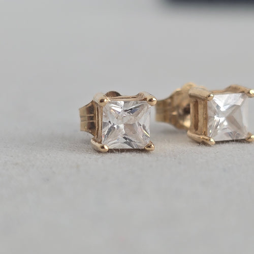 10K Yellow Gold Square CZ Stone Stud Earrings Pierced