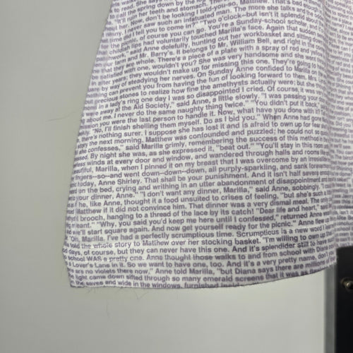 Litographs Anne of Green Gables Text Print V-Neck Tee Size M