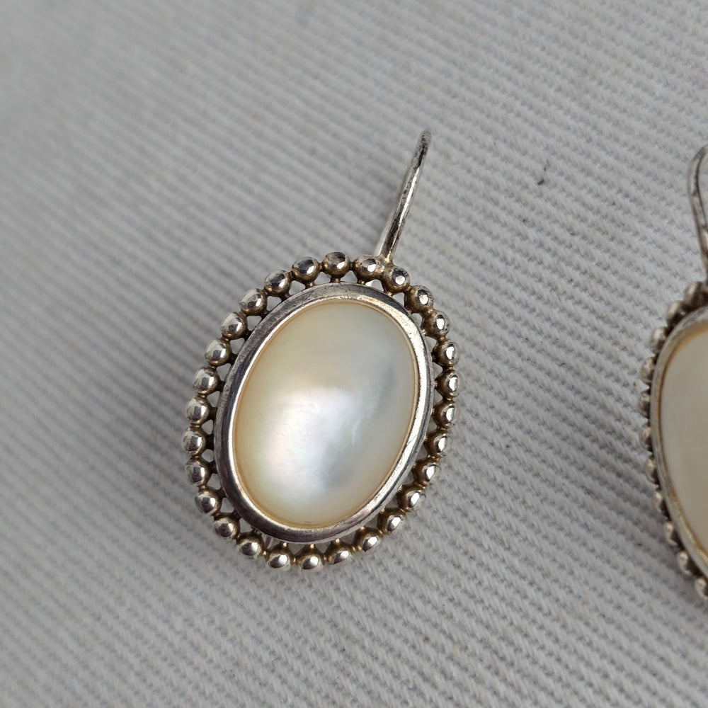 925 Sterling Silver Mother of Pearl Oval Drop Earrings