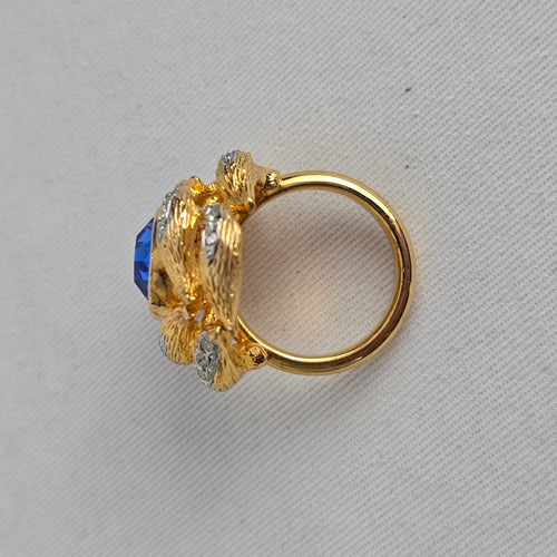 Vintage Ivana Trump Blue Crystal Gold-Tone Statement Cocktail Ring Size 8