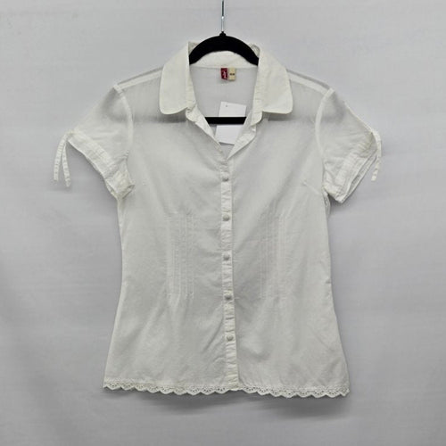 Levi’s White Short Sleeve Button-Front Blouse Size M