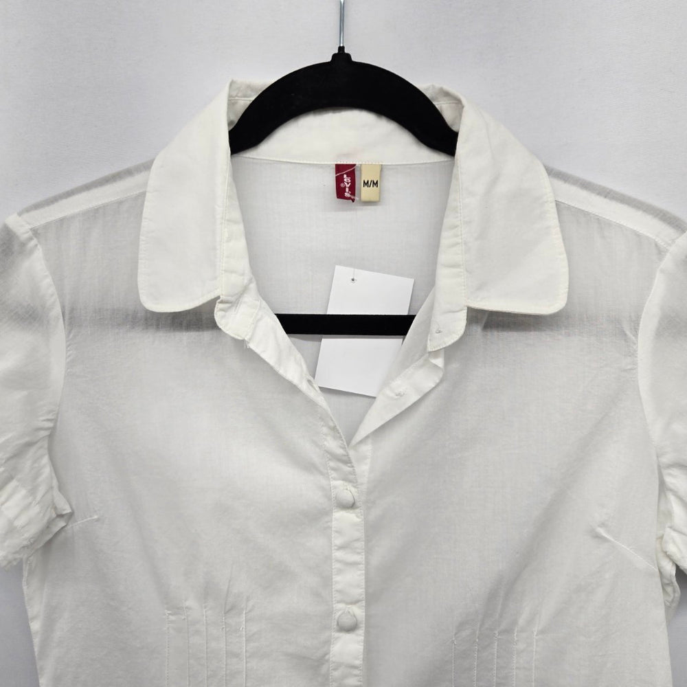 Levi’s White Short Sleeve Button-Front Blouse Size M