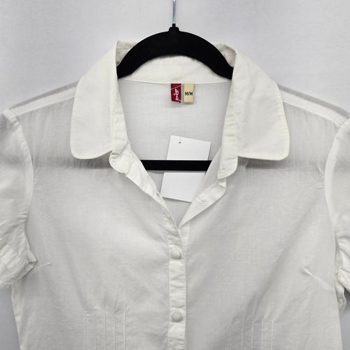 Levi’s White Short Sleeve Button-Front Blouse Size M