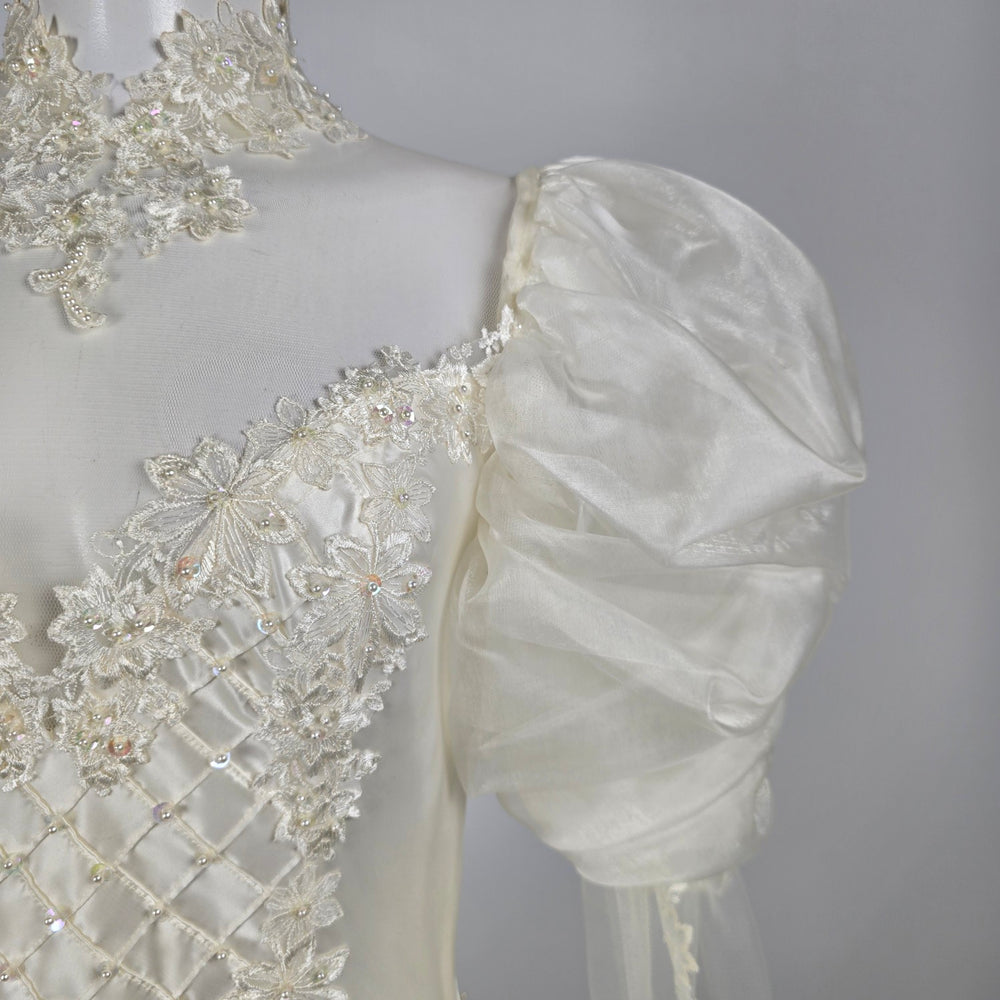 Vintage Ivory Wedding Gown Puff Sleeve Lace Beaded Pearl Princess Ball Gown with Train Size S