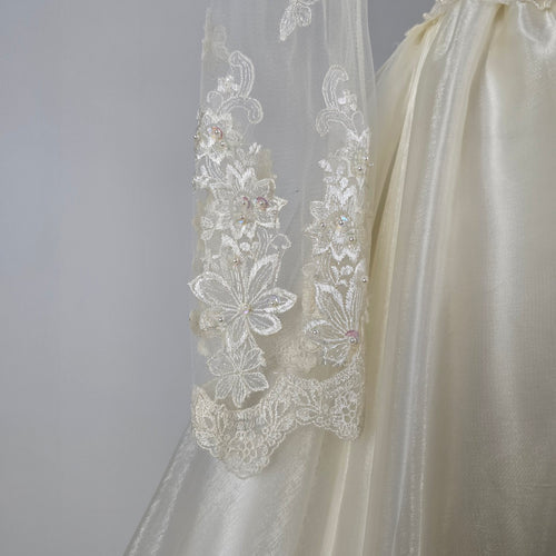 Vintage Ivory Wedding Gown Puff Sleeve Lace Beaded Pearl Princess Ball Gown with Train Size S