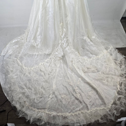 Vintage Ivory Wedding Gown Puff Sleeve Lace Beaded Pearl Princess Ball Gown with Train Size S