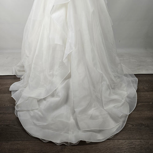 Maggie Sottero Zulani Off-The-Shoulder Ruffle Wedding Dress Ball Gown Size 6