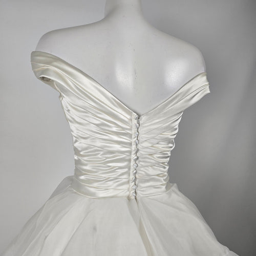 Maggie Sottero Zulani Off-The-Shoulder Ruffle Wedding Dress Ball Gown Size 6