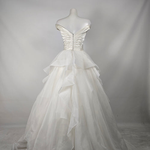Maggie Sottero Zulani Off-The-Shoulder Ruffle Wedding Dress Ball Gown Size 6